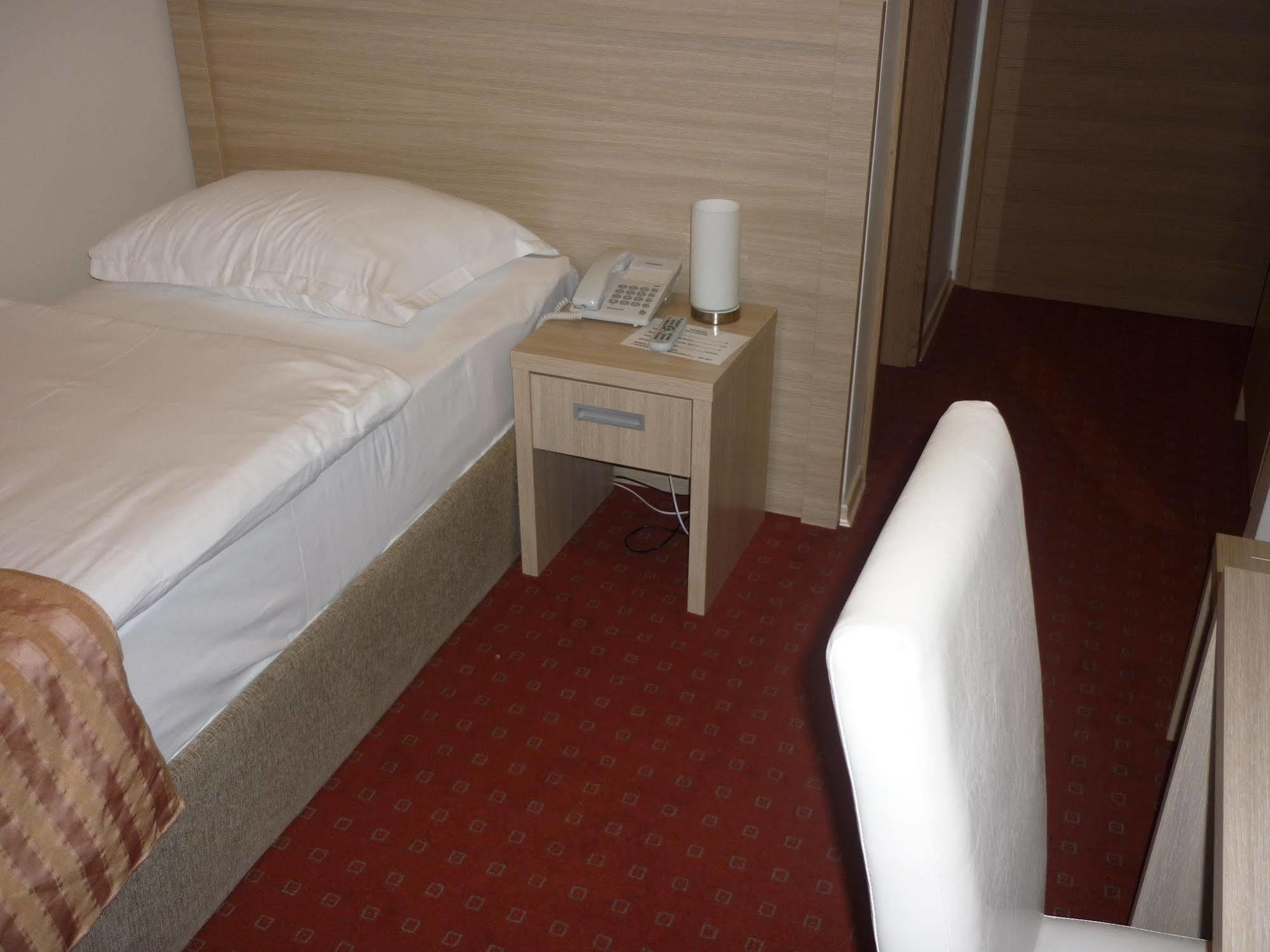 Hotel Brotnjo Читлук Экстерьер фото